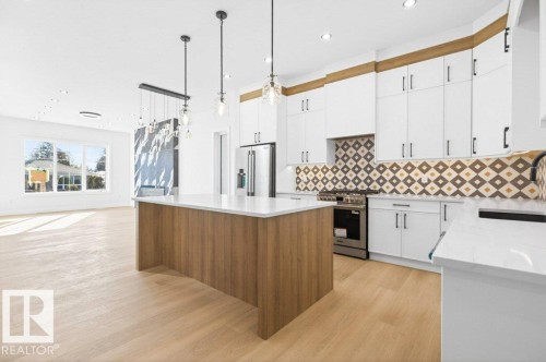 8506 148 Street Nw, Edmonton, AB - Indoor Photo Showing Kitchen With Upgraded Kitchen