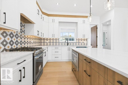 8506 148 Street Nw, Edmonton, AB - Indoor Photo Showing Kitchen With Upgraded Kitchen