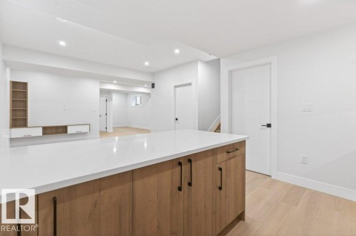 8506 148 Street Nw, Edmonton, AB - Indoor