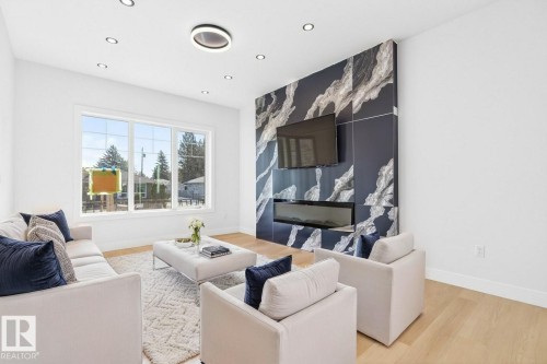 8506 148 Street Nw, Edmonton, AB - Indoor Photo Showing Living Room