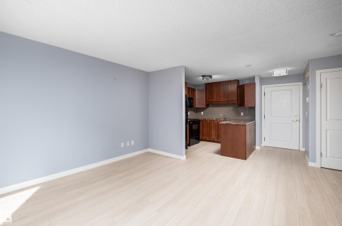405 10535 122 Street, Edmonton, AB - Indoor Photo Showing Kitchen