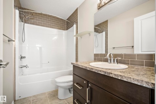 17625 60A Street, Edmonton, AB - Indoor Photo Showing Bathroom