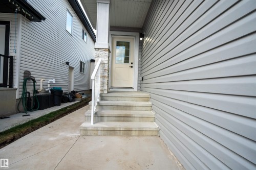 5720 176 Avenue, Edmonton, AB - Outdoor