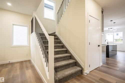 5720 176 Avenue, Edmonton, AB - Indoor Photo Showing Other Room