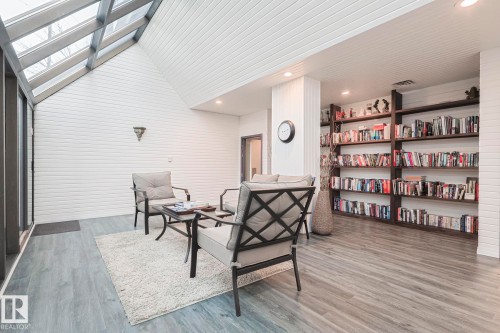 302 8340 Jasper Avenue Nw, Edmonton, AB - Indoor