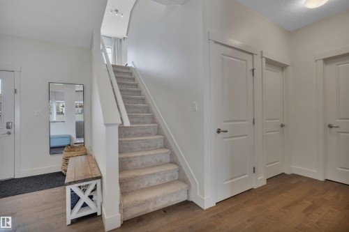 8945 24 Avenue, Edmonton, AB - Indoor Photo Showing Other Room