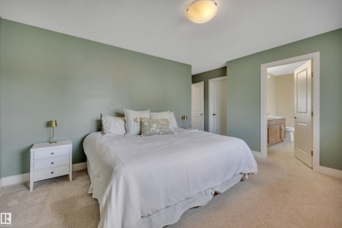 8945 24 Avenue, Edmonton, AB - Indoor Photo Showing Bedroom