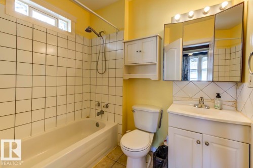 6015 106 Street, Edmonton, AB - Indoor Photo Showing Bathroom