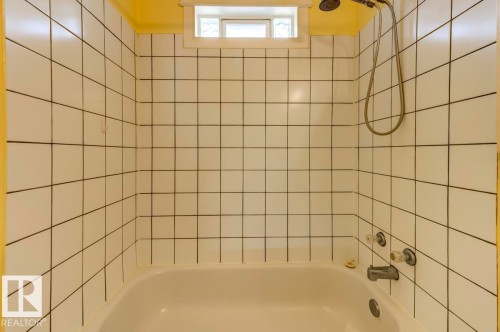 6015 106 Street, Edmonton, AB - Indoor Photo Showing Bathroom