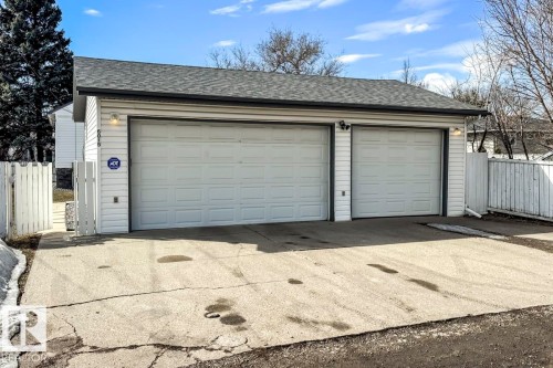 6015 106 Street, Edmonton, AB - Outdoor