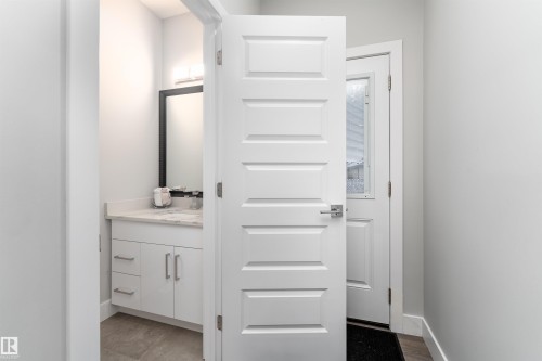 9338 Pear Link, Edmonton, AB - Indoor Photo Showing Other Room