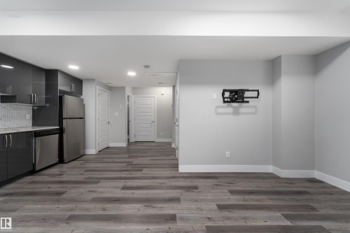 9338 Pear Link, Edmonton, AB - Indoor