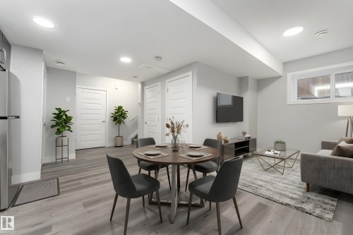 9338 Pear Link, Edmonton, AB - Indoor Photo Showing Other Room