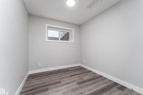 9338 Pear Link, Edmonton, AB - Indoor Photo Showing Other Room