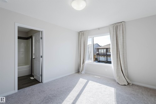 2082 Price Landing, Edmonton, AB - Indoor