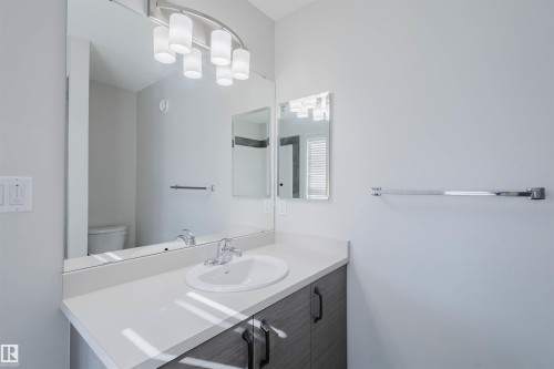 2082 Price Landing, Edmonton, AB - Indoor Photo Showing Bathroom