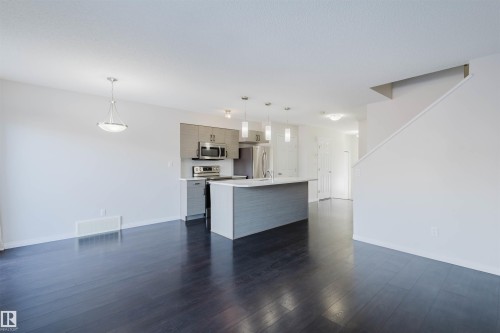 2082 Price Landing, Edmonton, AB - Indoor Photo Showing Kitchen