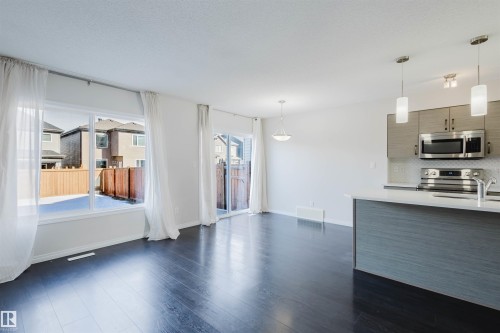 2082 Price Landing, Edmonton, AB - Indoor Photo Showing Kitchen
