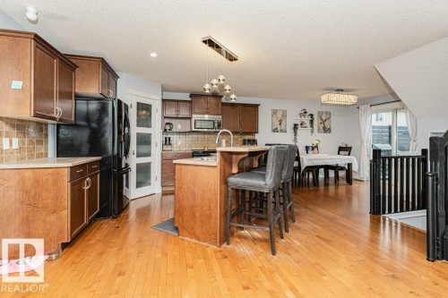 17 Cranberry Bend, Fort Saskatchewan, AB - Indoor Photo Showing Kitchen