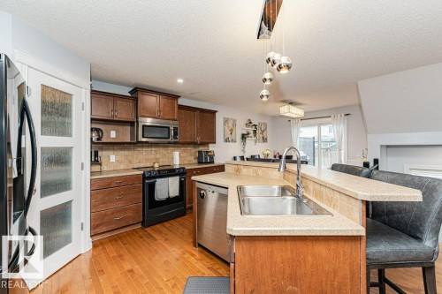 17 Cranberry Bend, Fort Saskatchewan, AB - Indoor Photo Showing Kitchen With Double Sink