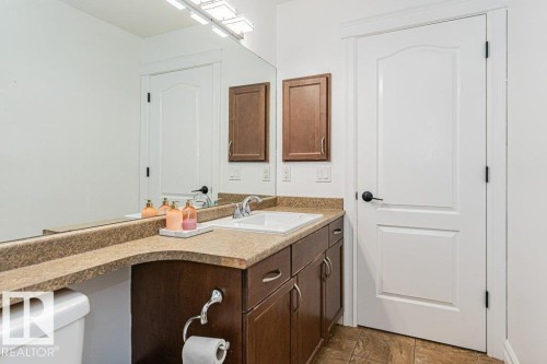 17 Cranberry Bend, Fort Saskatchewan, AB - Indoor Photo Showing Bathroom