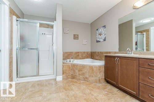 17 Cranberry Bend, Fort Saskatchewan, AB - Indoor Photo Showing Bathroom