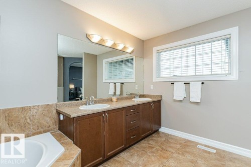 17 Cranberry Bend, Fort Saskatchewan, AB - Indoor Photo Showing Bathroom