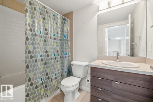 305 9523 160 Avenue, Edmonton, AB - Indoor Photo Showing Bathroom