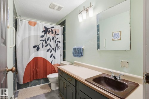 12340 St Albert Trail, Edmonton, AB - Indoor Photo Showing Bathroom