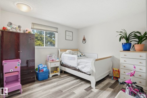 12340 St Albert Trail, Edmonton, AB - Indoor Photo Showing Bedroom