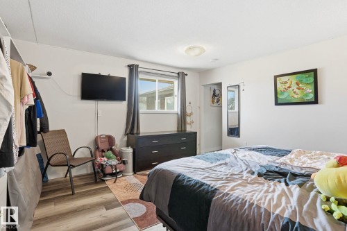 12340 St Albert Trail, Edmonton, AB - Indoor Photo Showing Bedroom