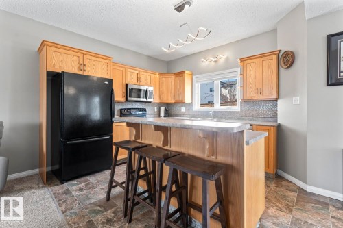706 Robin Close, Cold Lake, AB - Indoor Photo Showing Kitchen