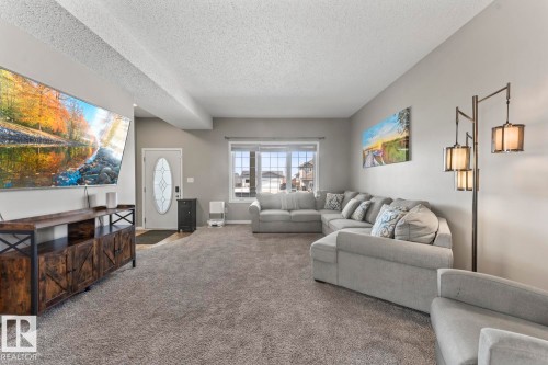 706 Robin Close, Cold Lake, AB - Indoor Photo Showing Living Room
