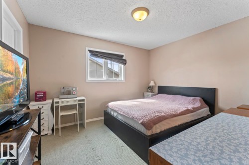 706 Robin Close, Cold Lake, AB - Indoor Photo Showing Bedroom