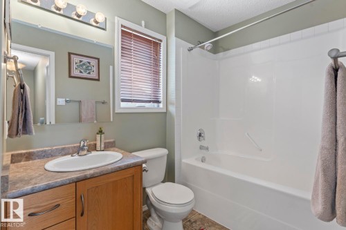 706 Robin Close, Cold Lake, AB - Indoor Photo Showing Bathroom