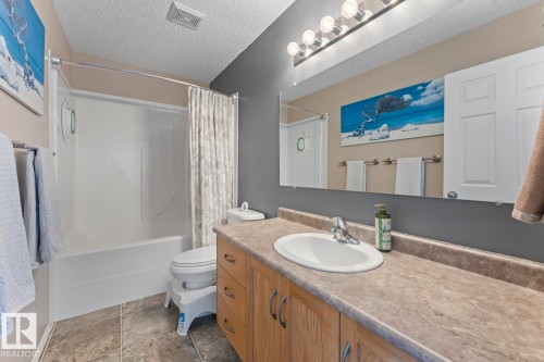 706 Robin Close, Cold Lake, AB - Indoor Photo Showing Bathroom