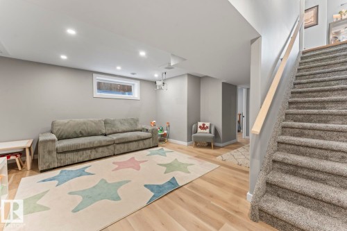 706 Robin Close, Cold Lake, AB - Indoor Photo Showing Other Room