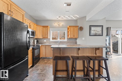 706 Robin Close, Cold Lake, AB - Indoor Photo Showing Kitchen