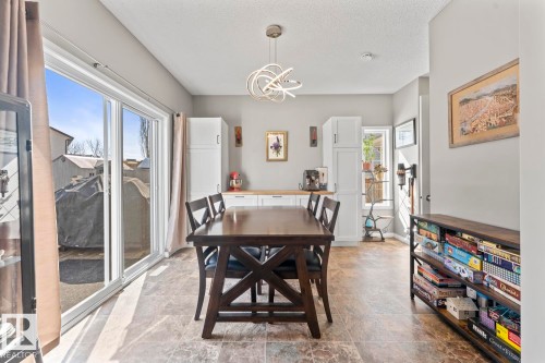 706 Robin Close, Cold Lake, AB - Indoor Photo Showing Dining Room