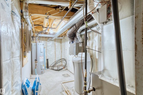 1727 Plum Crescent, Edmonton, AB - Indoor Photo Showing Basement