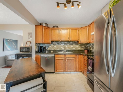 9945 163 Street Nw, Edmonton, AB - Indoor Photo Showing Kitchen