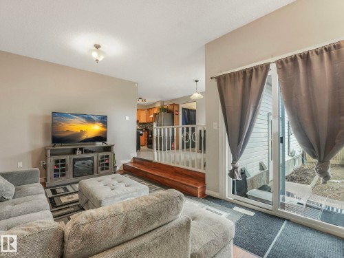 9945 163 Street Nw, Edmonton, AB - Indoor Photo Showing Living Room