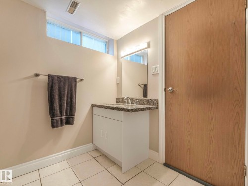 9945 163 Street Nw, Edmonton, AB - Indoor Photo Showing Bathroom