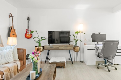 3429 120 Avenue, Edmonton, AB - Indoor Photo Showing Office