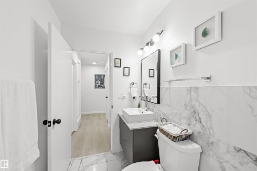 3429 120 Avenue, Edmonton, AB - Indoor Photo Showing Bathroom