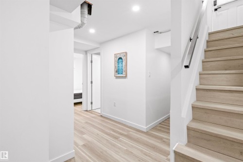 3429 120 Avenue, Edmonton, AB - Indoor Photo Showing Other Room