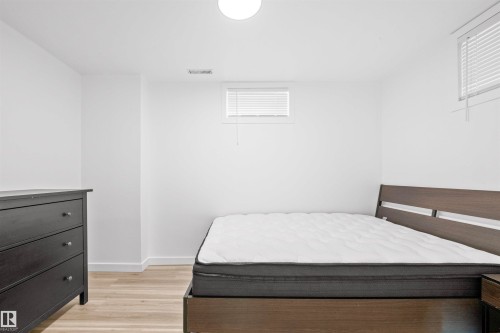 3429 120 Avenue, Edmonton, AB - Indoor Photo Showing Bedroom