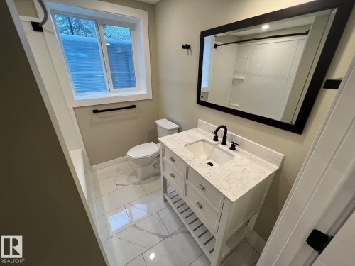 4 Eagle Drive, Sherwood Park, AB - Indoor Photo Showing Bathroom