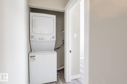 4 Eagle Drive, Sherwood Park, AB - Indoor Photo Showing Laundry Room