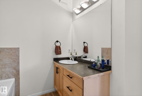 420 10407 122 Street, Edmonton, AB - Indoor Photo Showing Bathroom